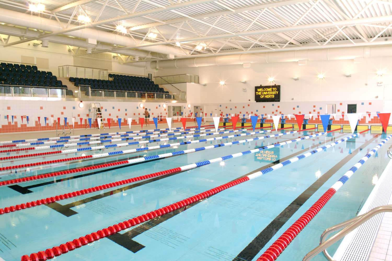 indoor-swimming-pool-university-of-hertfordshire